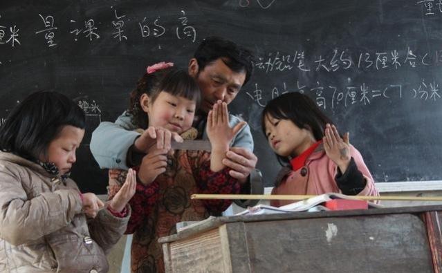 重塑教育生態(tài)的關(guān)鍵一環(huán),2025最新民辦代課教師政策解讀